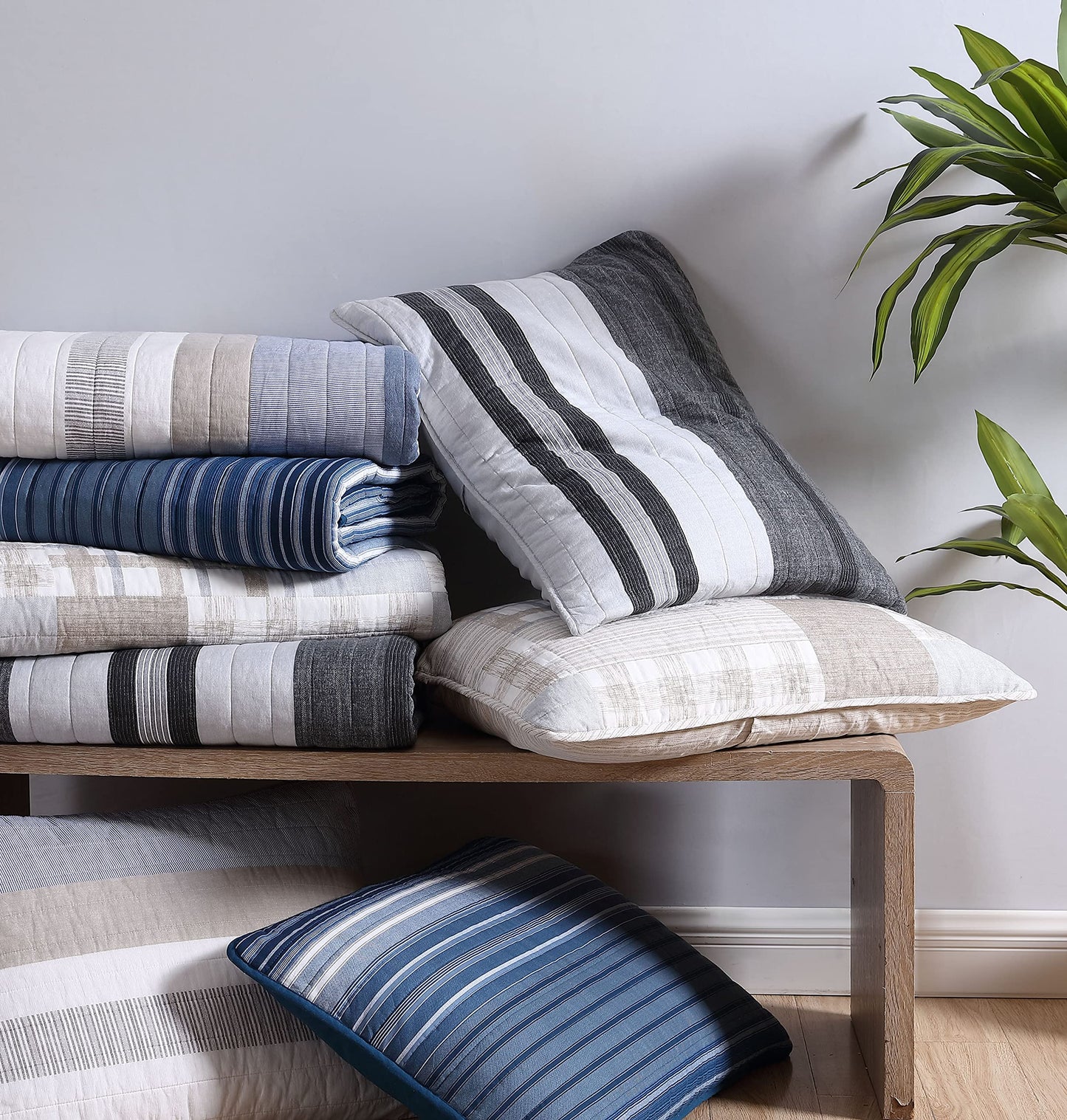 Nautica - Queen Quilt Set, Cotton Reversible Bedding with Matching Shams, Home Decor for All Seasons (Saltmarsh Blue, Queen)