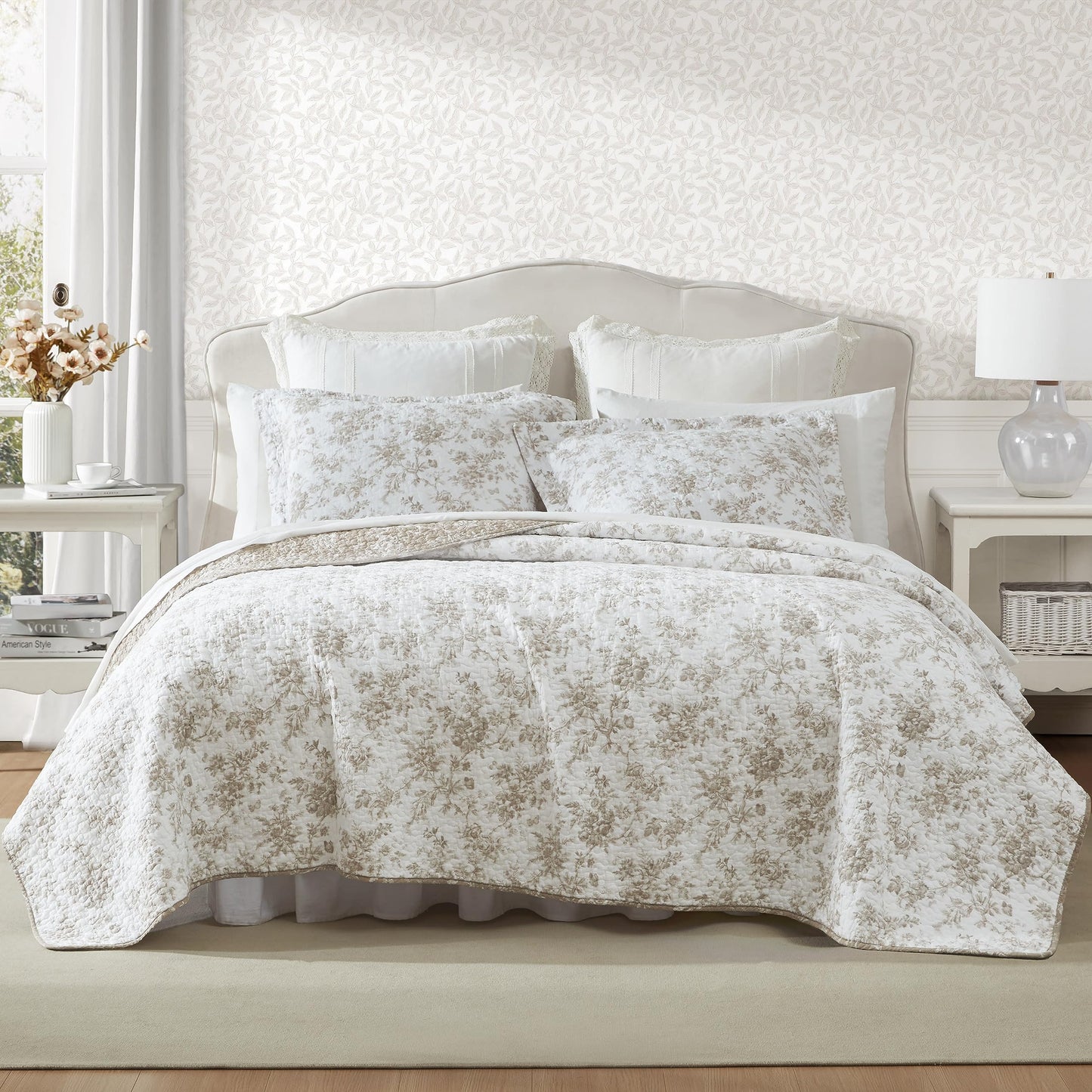 Laura Ashley – Twin Quilt Set, Soft Bedding with Matching Sham, Medium Weight, Reversible Floral Room Decor, College Dorm Room Essentials (Walled Garden Brown)