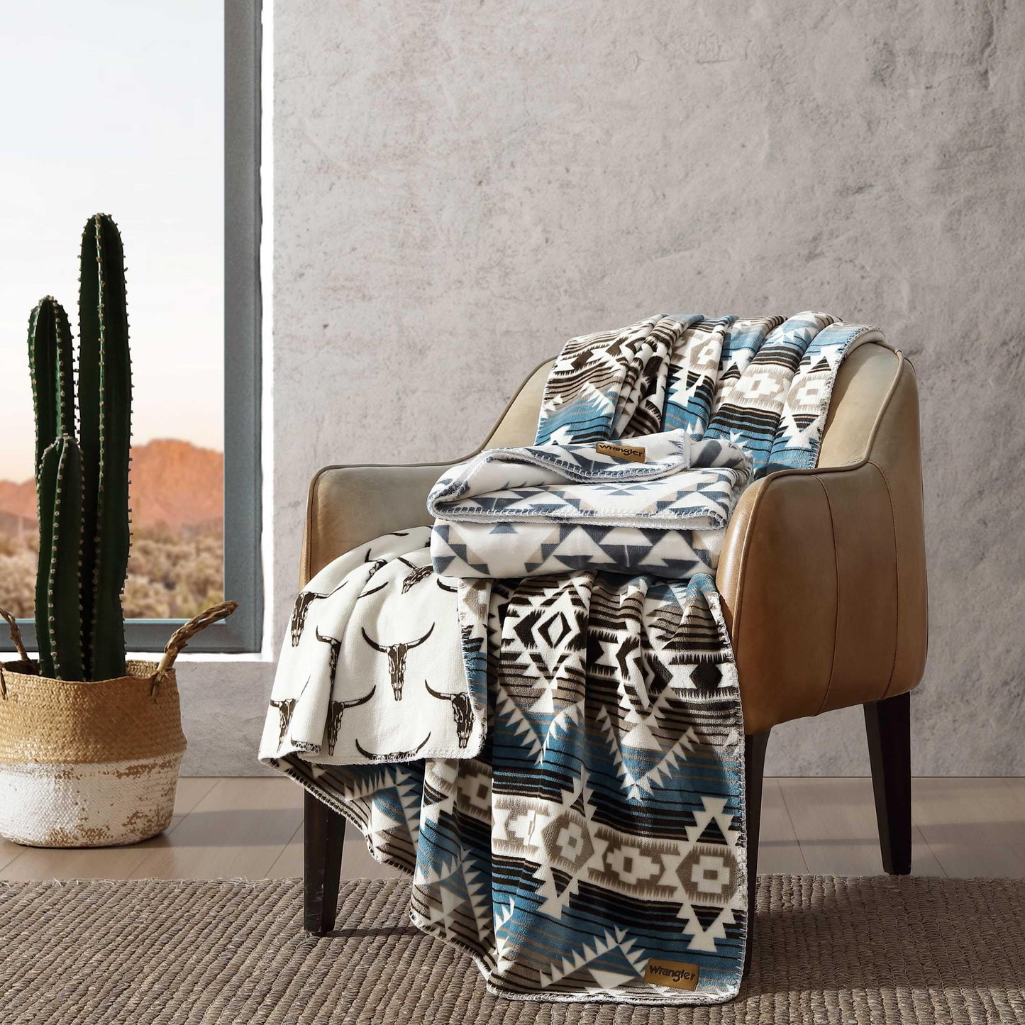 Wrangler - Oversized Fleece Throw Blanket for Couch 60x70, Ultra Soft Reversible Plush Blanket, Americana Decor, Cozy Western Style Throw for Sofa, Bed, Living Room (Jericho Aqua/Brown)
