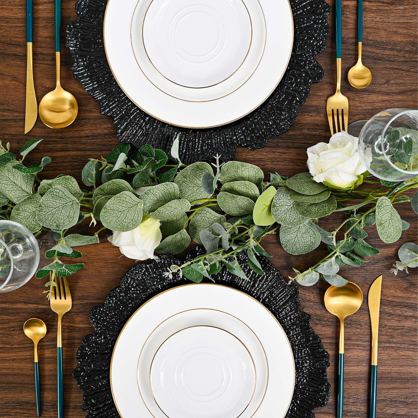 100Pcs Black Charger Plates Round 13inch, Reef Plate Chargers for Dinner, Bulk Plastic Floral Table Charger Plates for Dinner Wedding Party Event Table Setting Decoration(Black)