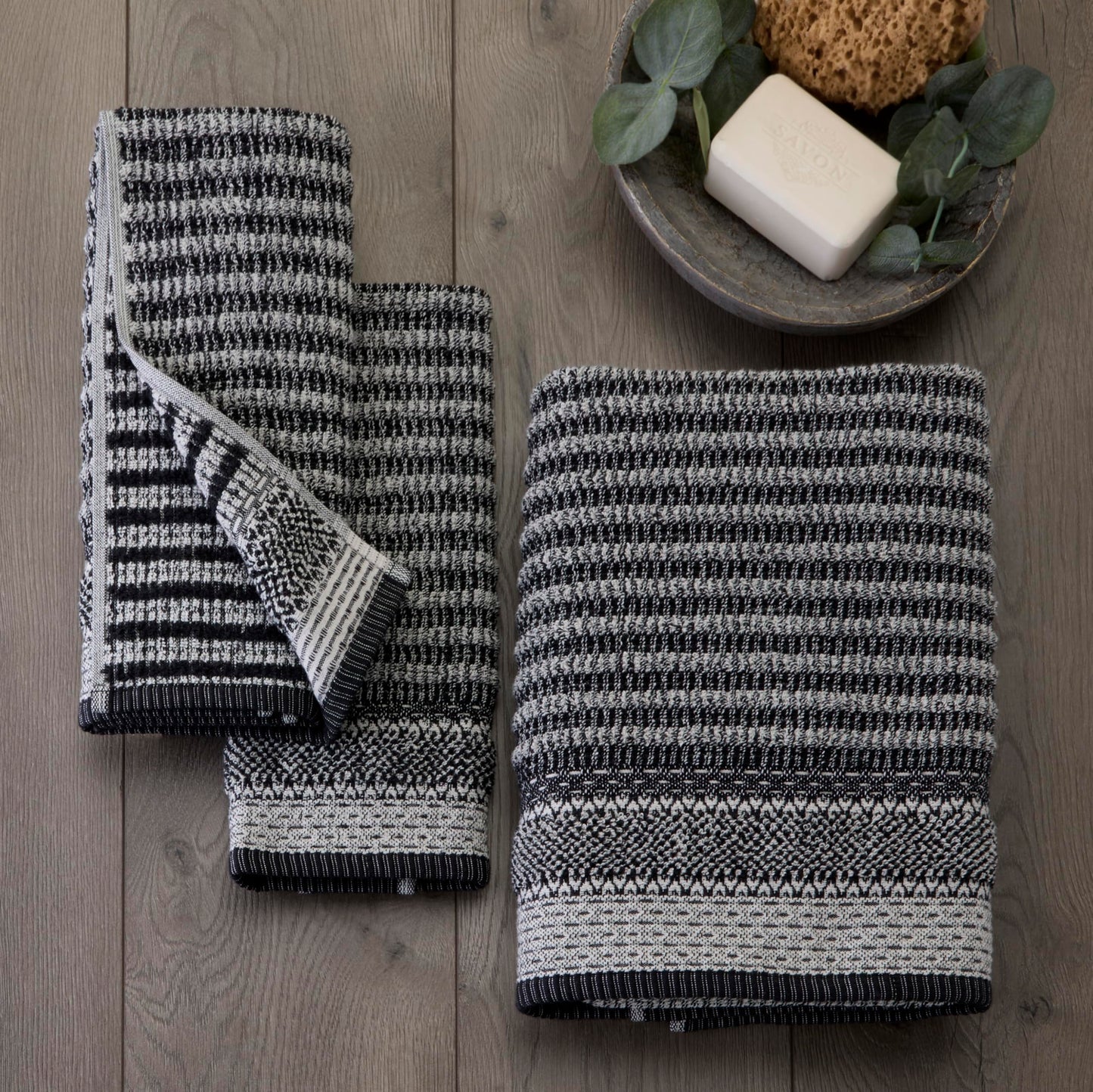 SKL Home Lewis 100% Cotton Premium 2-Piece Hand Towel Set, 600 GSM, Reversible Jacquard, Soft & Absorbent, Decorative for Bath/Kitchen/Bar & Gift, Black