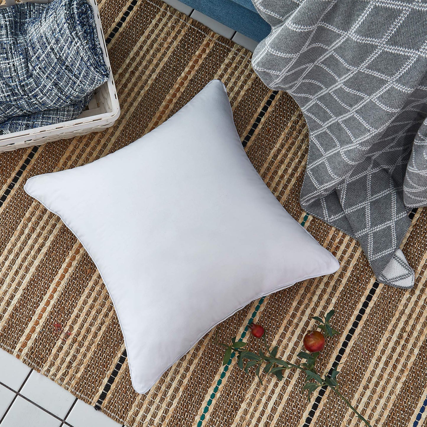 Oubonun 20"x20" Pillow Inserts (Set of 4) - 100% Cotton Cover, Square Throw Pillow Inserts for Couch, Sofa, Bed - Decorative 20 Inch White Pillow Inserts