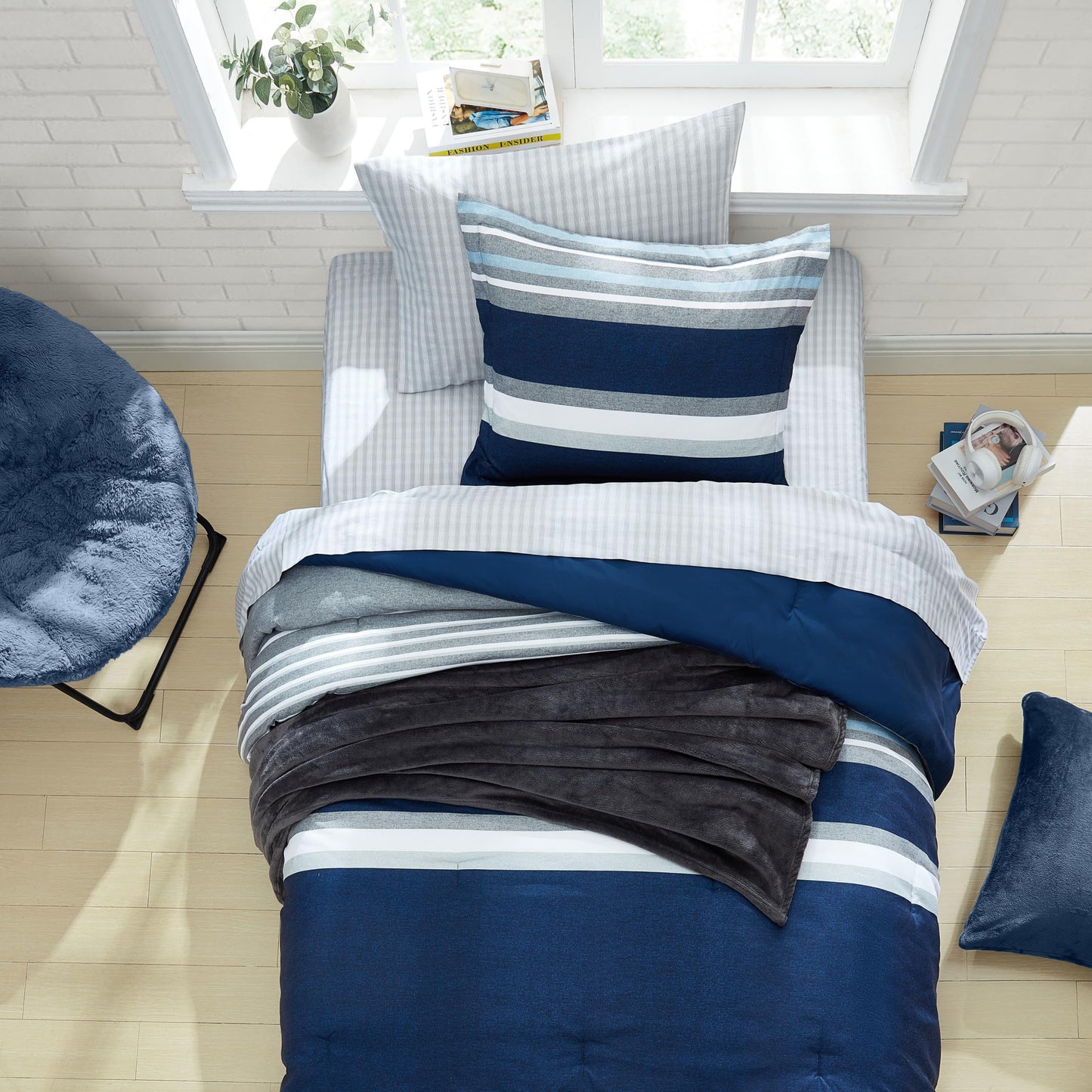 Nautica - Twin/Twin XL Comforter Set, Ultra-Soft Brushed Microfiber Bedding with Matching Sham, Reversible Blue Stripe Design, Medium Weight for Year-Round Comfort (Heathered Block Blue)
