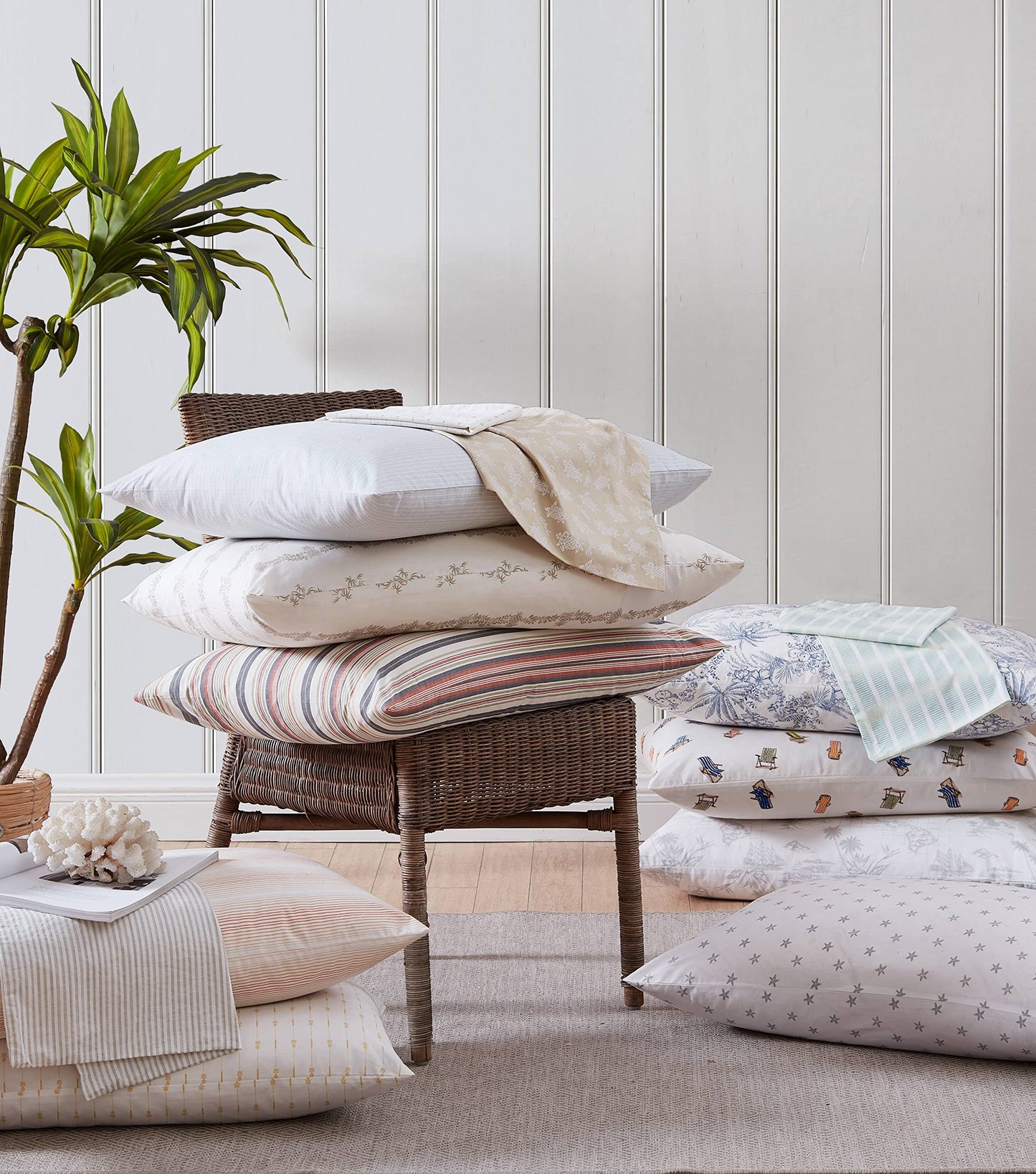 Tommy Bahama - King Size Sheets Set, Crisp & Tailored Cooling Sheets with a Smooth Cotton Percale Lightweight Feel - Bed Sheets with Matching Pillowcases & Fitted Sheet (Pen and Ink Palm Blue)