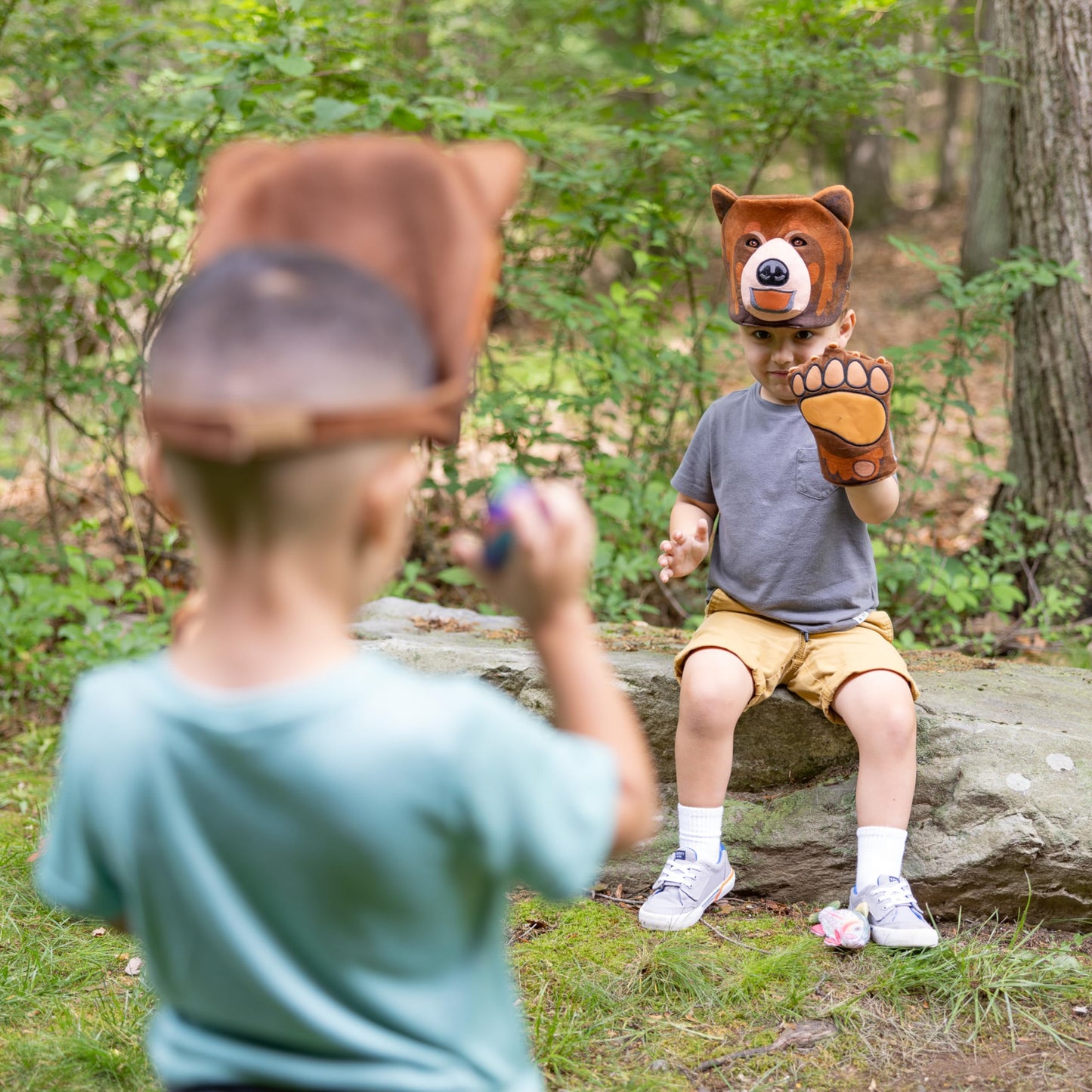 Melissa & Doug Yellowstone National Park Grizzly Bear Games and Pretend Play Set with Plush Bear Heads and Paw Gloves, Kids Animal Activity for Preschoolers, Pretend Play Active Games for Ages 3+