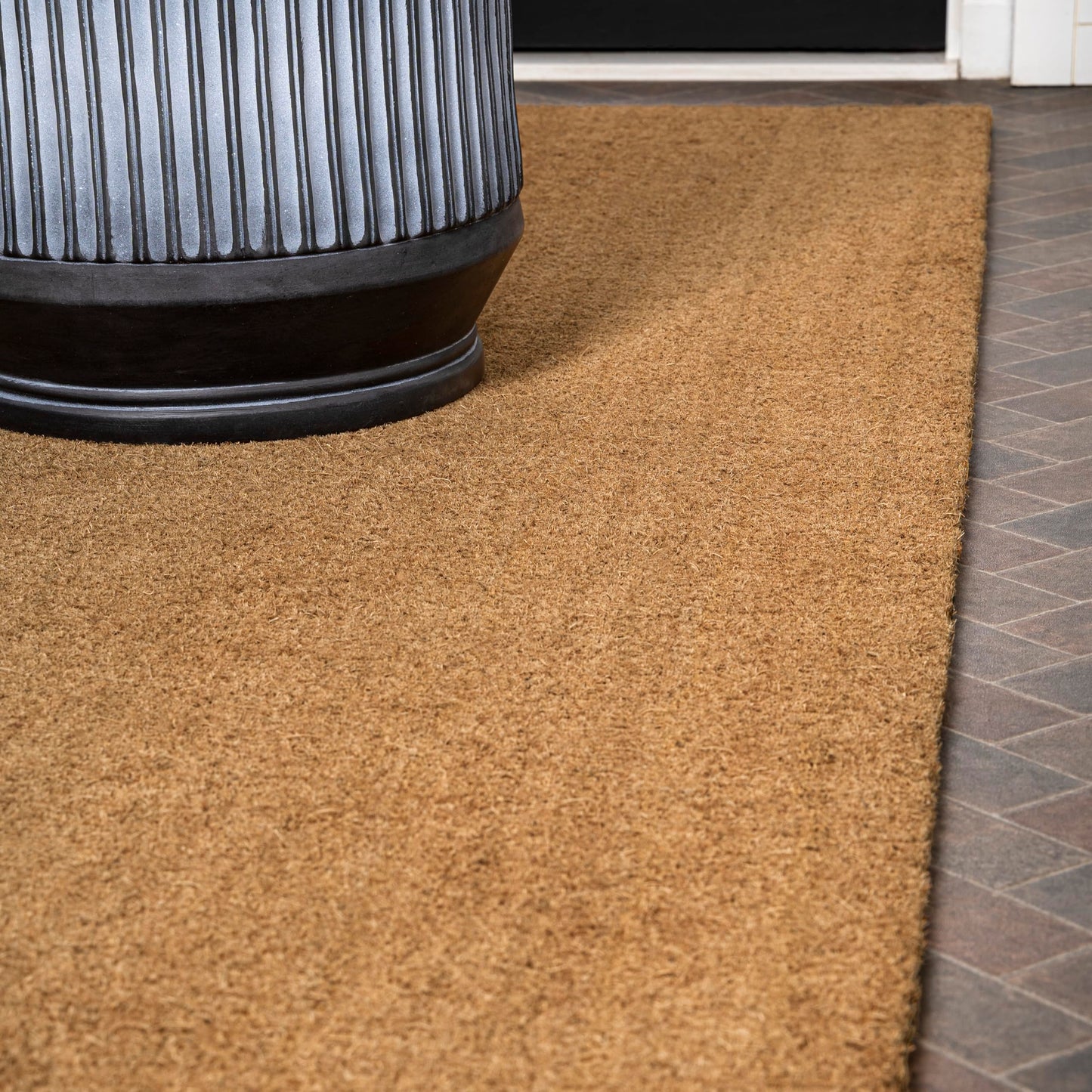 JONATHAN Y CHG100A-24 Peater Classic Casual Commerical Natural Coir Light Brown 2 ft. x 4 ft. Doormat for Entrance, Front Door, Entryway
