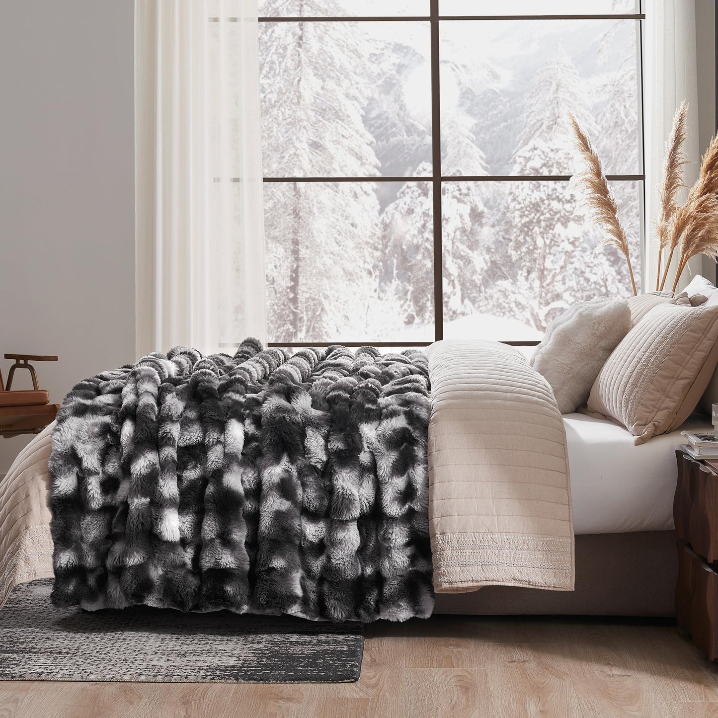 Amélie Home Faux Fur Throw Blanket, Ultra Soft Fuzzy Plush Bubble Blanket for Couch, Bed & Living Room, 60"x80", Tie-dye Black