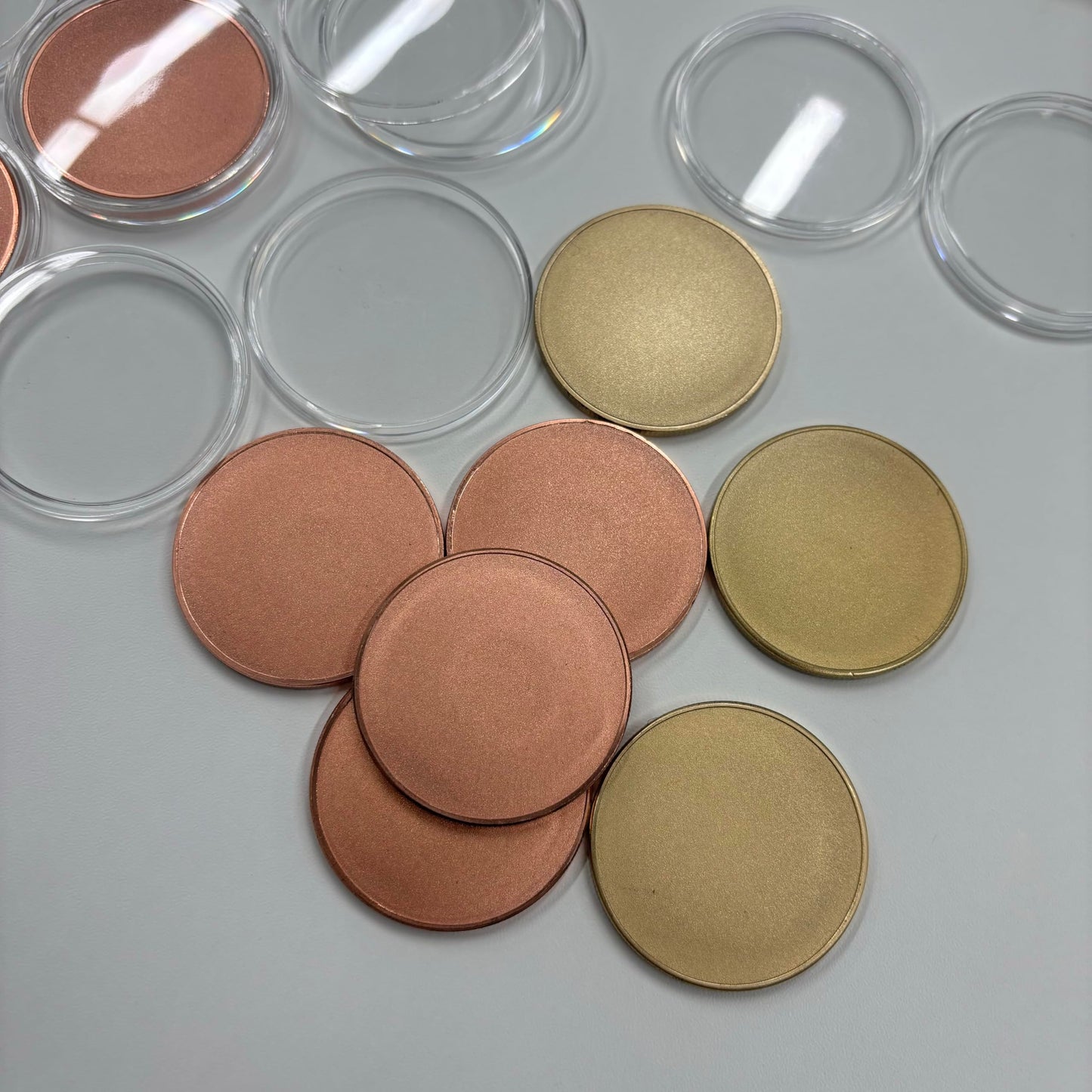 ComMarker 20 Pcs 3mm Brass Blank Challenge Coin,3mm Thickness Threaded Edged 40 mm Engraving Blanks Coins,Acrylic Protection Box for DIY Crafts Engraving Travel Commemorative Collection Supplies