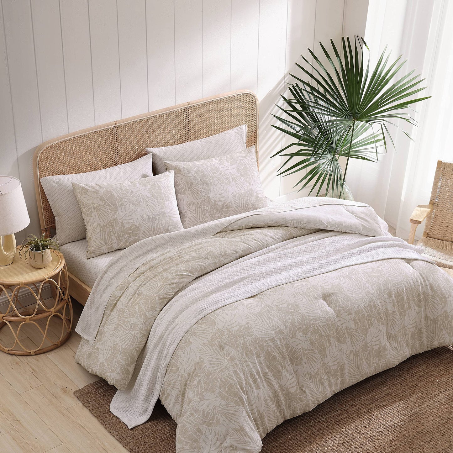 Tommy Bahama - Queen Duvet Cover Set, Reversible Cotton Bedding Set with Matching Shams, Coastal Inspired Bedding Essentials (Costa Blanca Beige, Queen)
