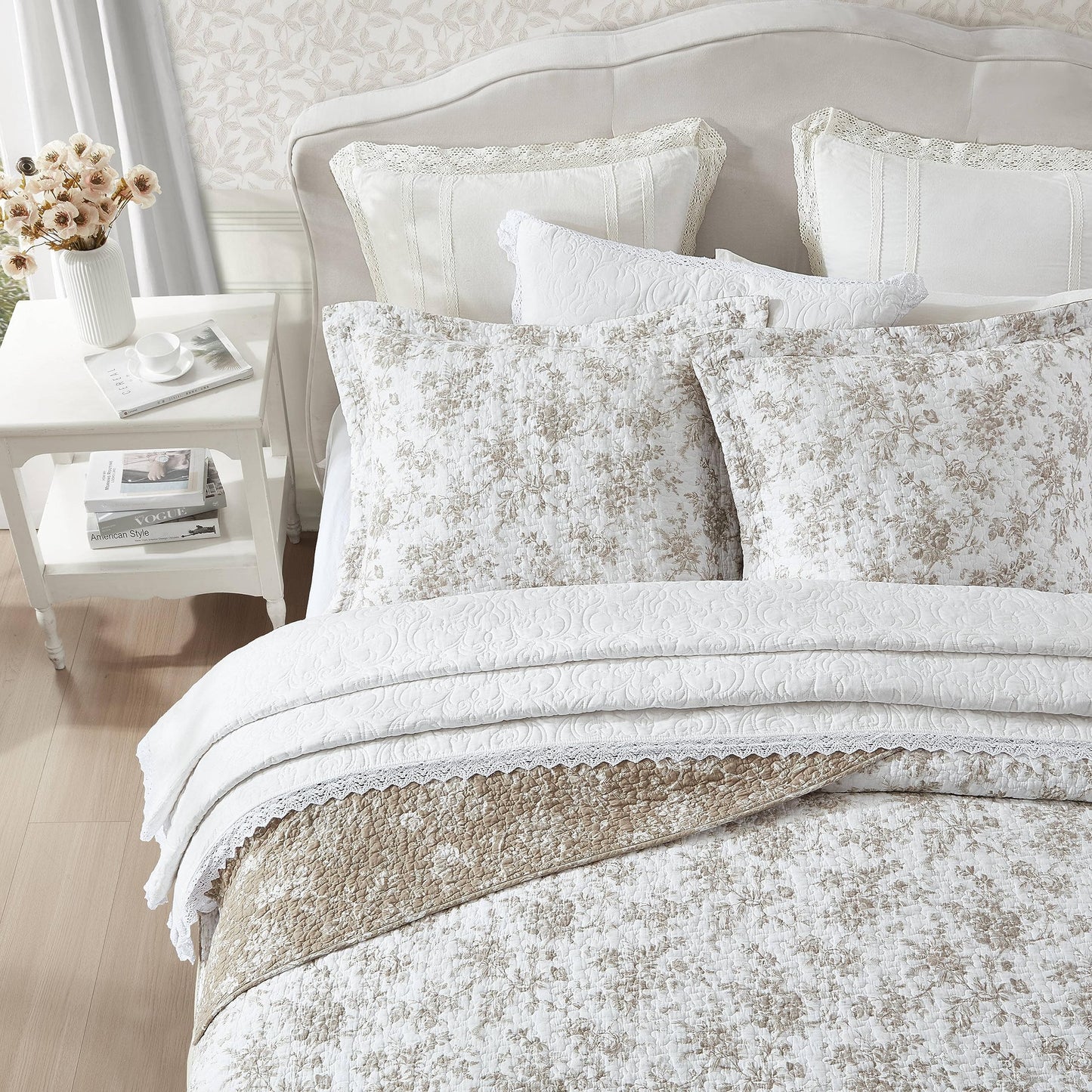 Laura Ashley – Twin Quilt Set, Soft Bedding with Matching Sham, Medium Weight, Reversible Floral Room Decor, College Dorm Room Essentials (Walled Garden Brown)
