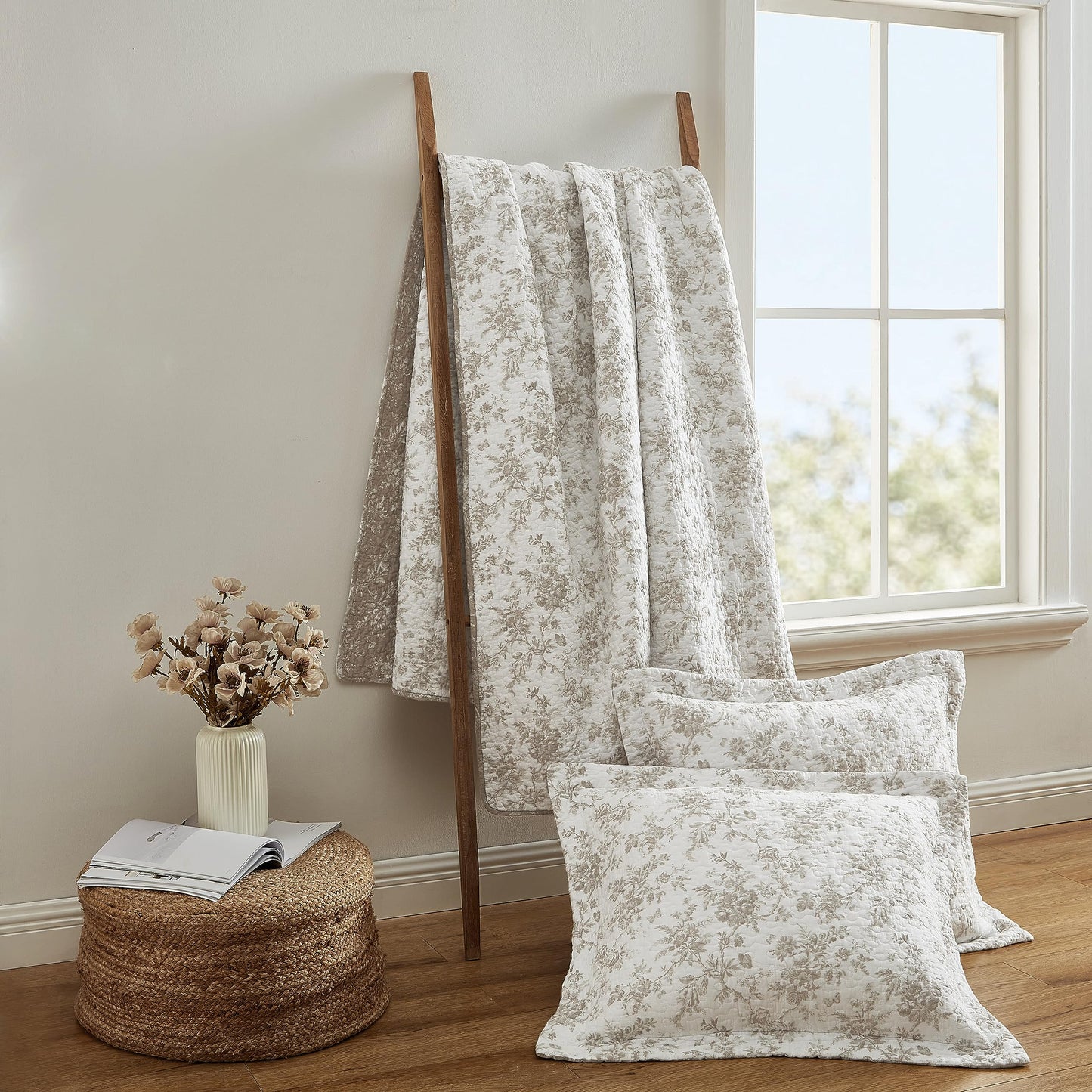 Laura Ashley – Twin Quilt Set, Soft Bedding with Matching Sham, Medium Weight, Reversible Floral Room Decor, College Dorm Room Essentials (Walled Garden Brown)