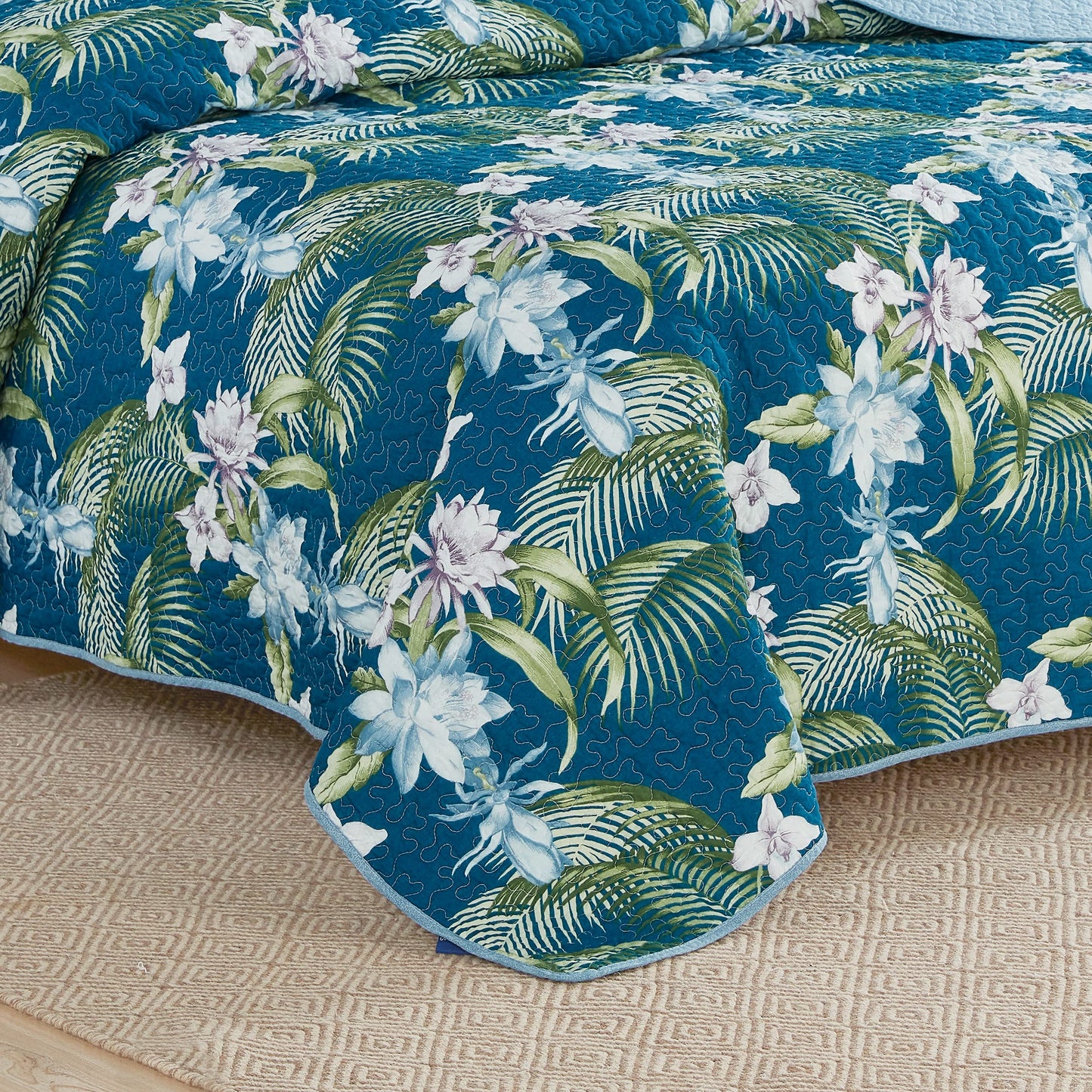 Tommy Bahama - Queen Quilt Set, Reversible Cotton Bedding with Matching Shams, Breathable Bedding Set for All Seasons (Southern Breeze Dark Blue, Queen)