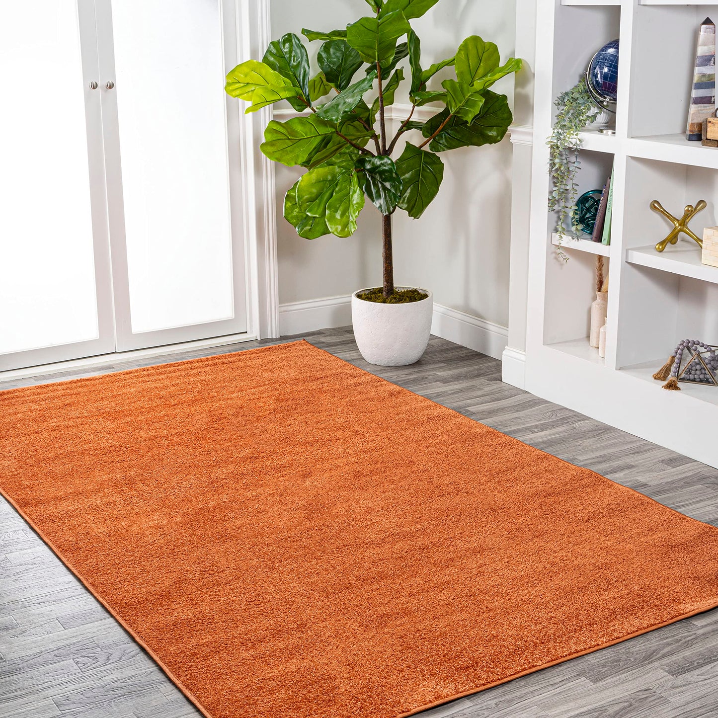 JONATHAN Y Haze Solid Low-Pile Orange Indoor Area Rug 4x6, Coastal,Bohemian,Minimalist,Classic, Easy-Cleaning for Living Room,Bedroom,Kitchen,Pet Friendly,Non-Shedding (SEU100M-4)