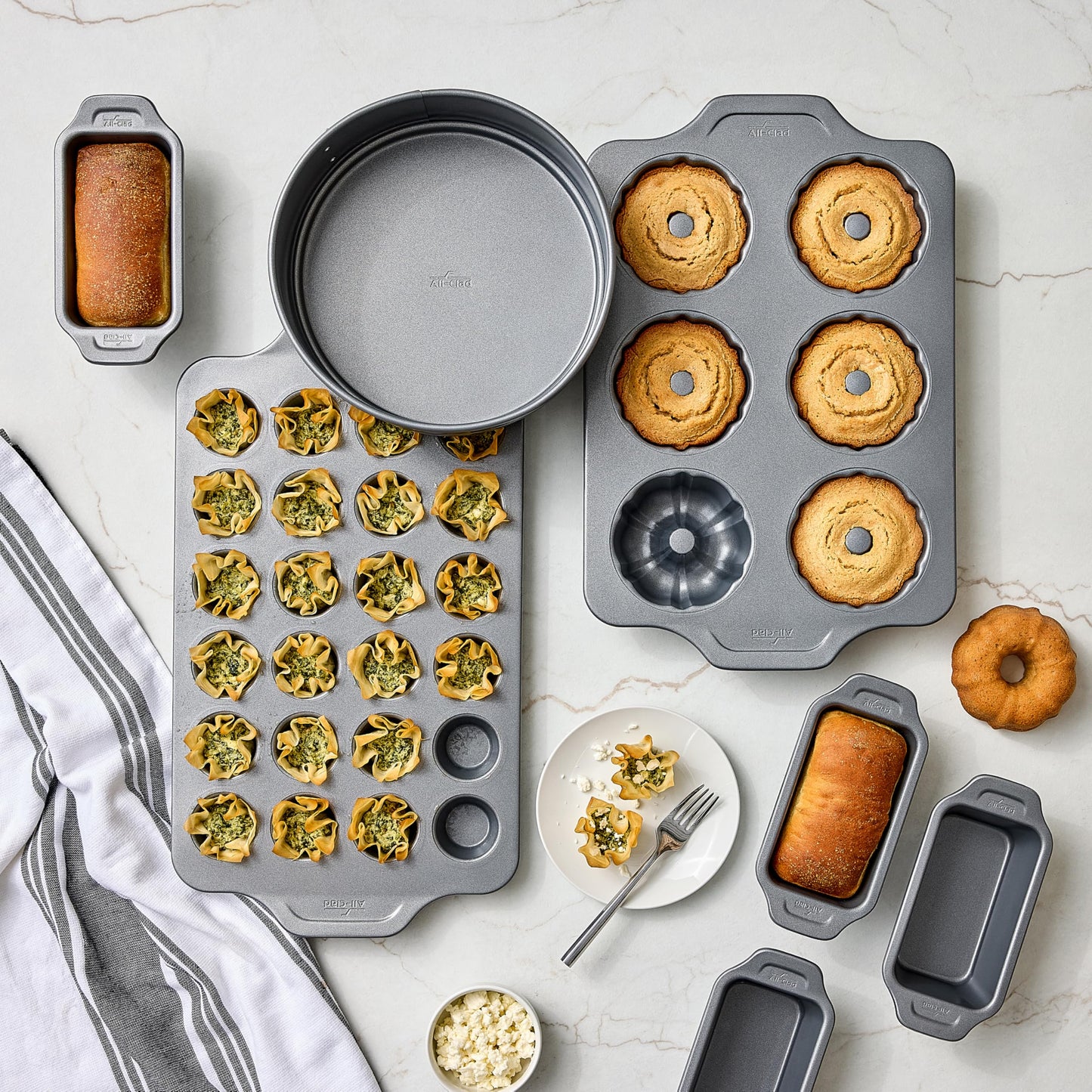 All-Clad Springform Pan 9 inch with Removable Bottom, Nonstick Pro-Release Bakeware, Professional Spring Form and Cheesecake Baking Mold, Durable Ceramic-Reinforced Non stick Coating, Grey