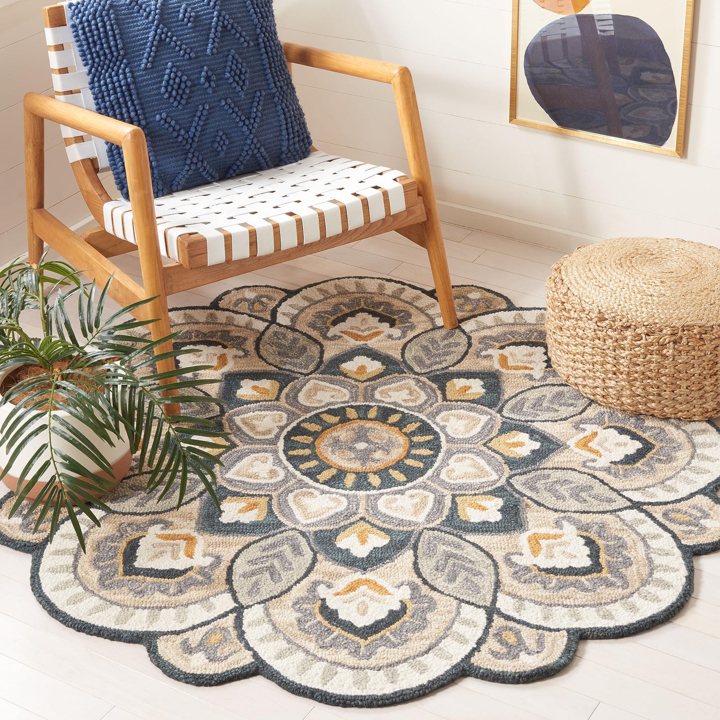 SAFAVIEH Novelty Collection Area Rug - 3' Round, Beige & Navy, Handmade Wool, Flower Design, Ideal for High Traffic Areas in Living Room, Bedroom, Dining (NOV604B-3R)