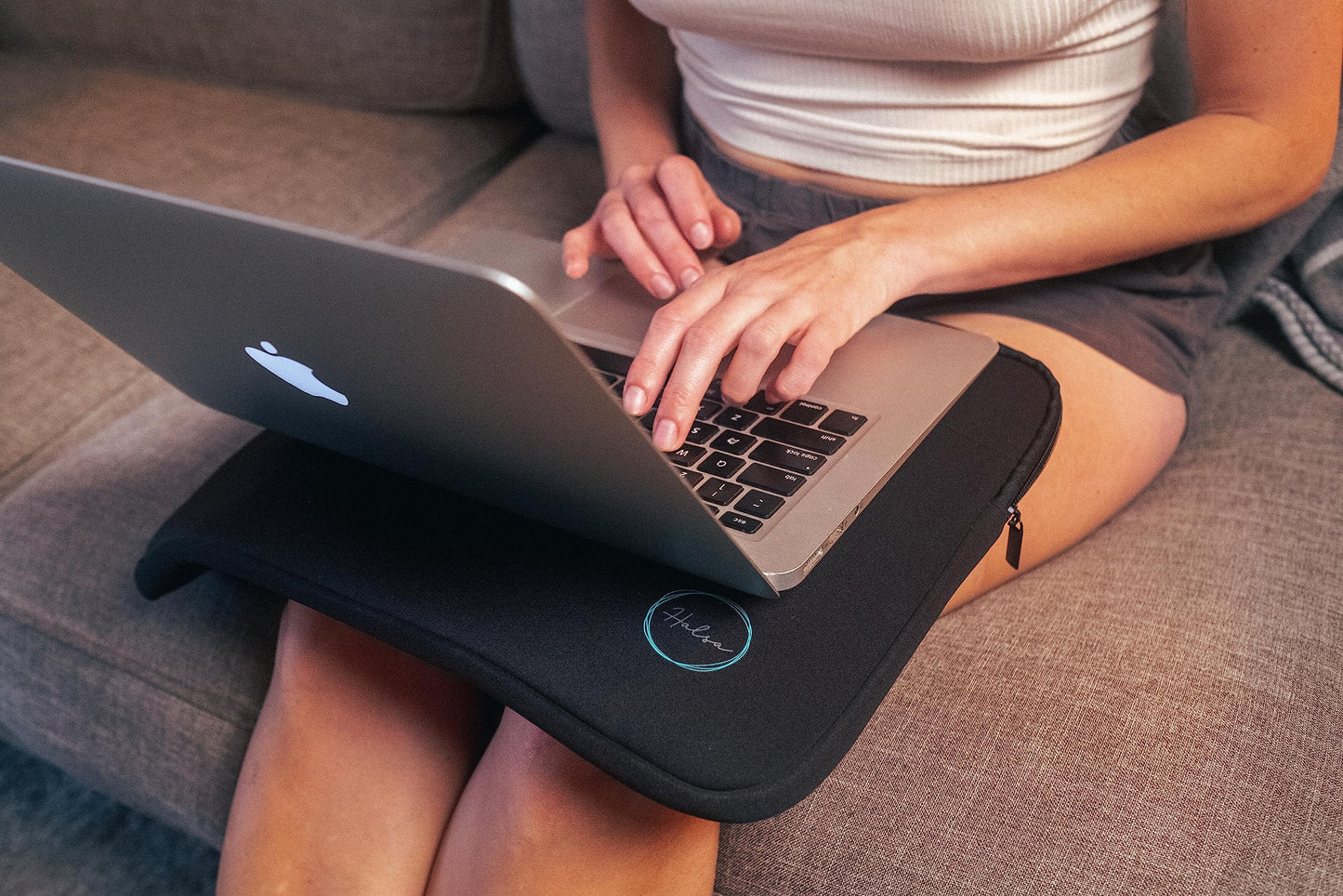 Halsa EMF Protection for Laptop Computer, Faraday Computer Case, 99% EMF Reduction. Protect Your Lap, Shields 5G, 4G, WiFi, Bluetooth. Fits Most Laptops, Carry Inside Briefcase, Backpack, Purse